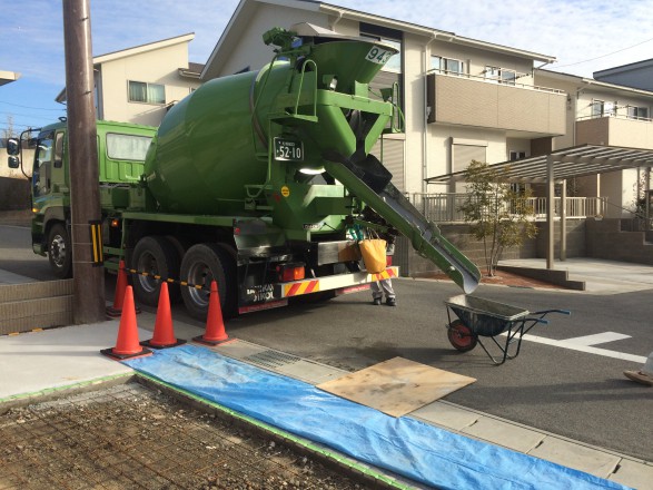 生コン車