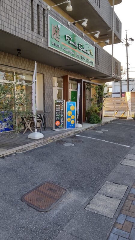 四日市店　駐車場