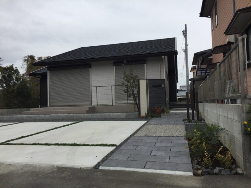 津市新築外構工事中