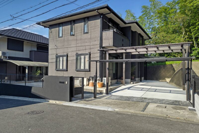 シンプルモダン外構へのリガーデン