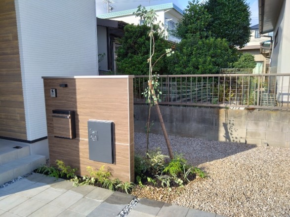 お家と調和を計った新築外構